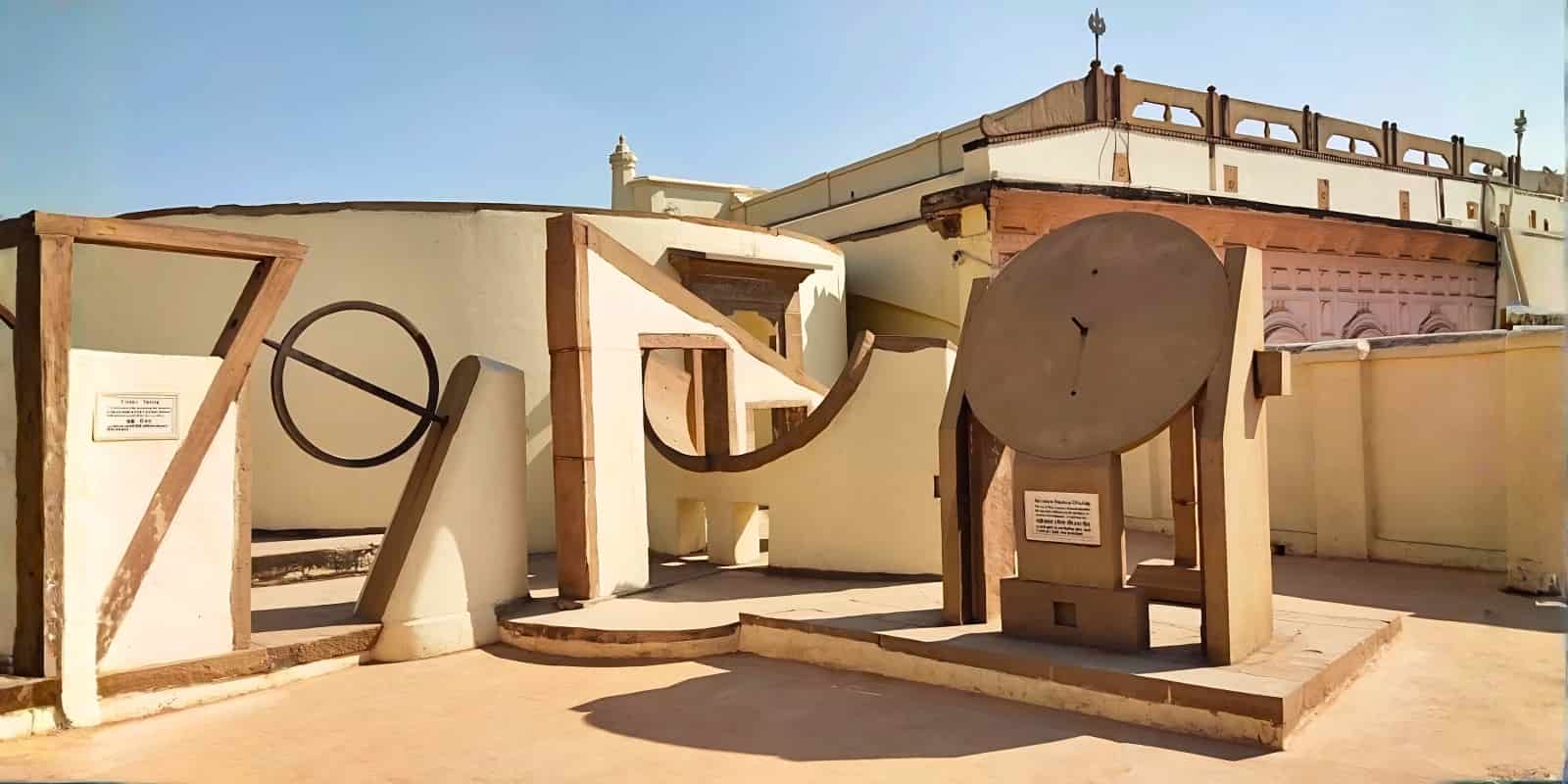 Old Kashi Heritage Walk Evening Trip